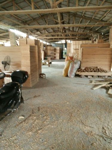 我廠是一家專業生產實木家具的廠家,本著:勇于創新,顧客至上的服務